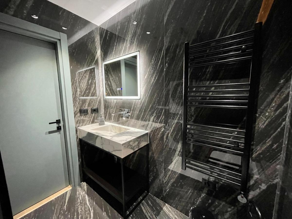 Queens Luxury Apartments ติรานา ภายนอก รูปภาพ