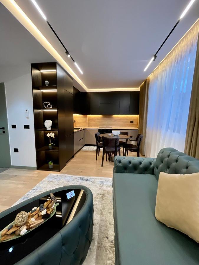 Queens Luxury Apartments ติรานา ภายนอก รูปภาพ