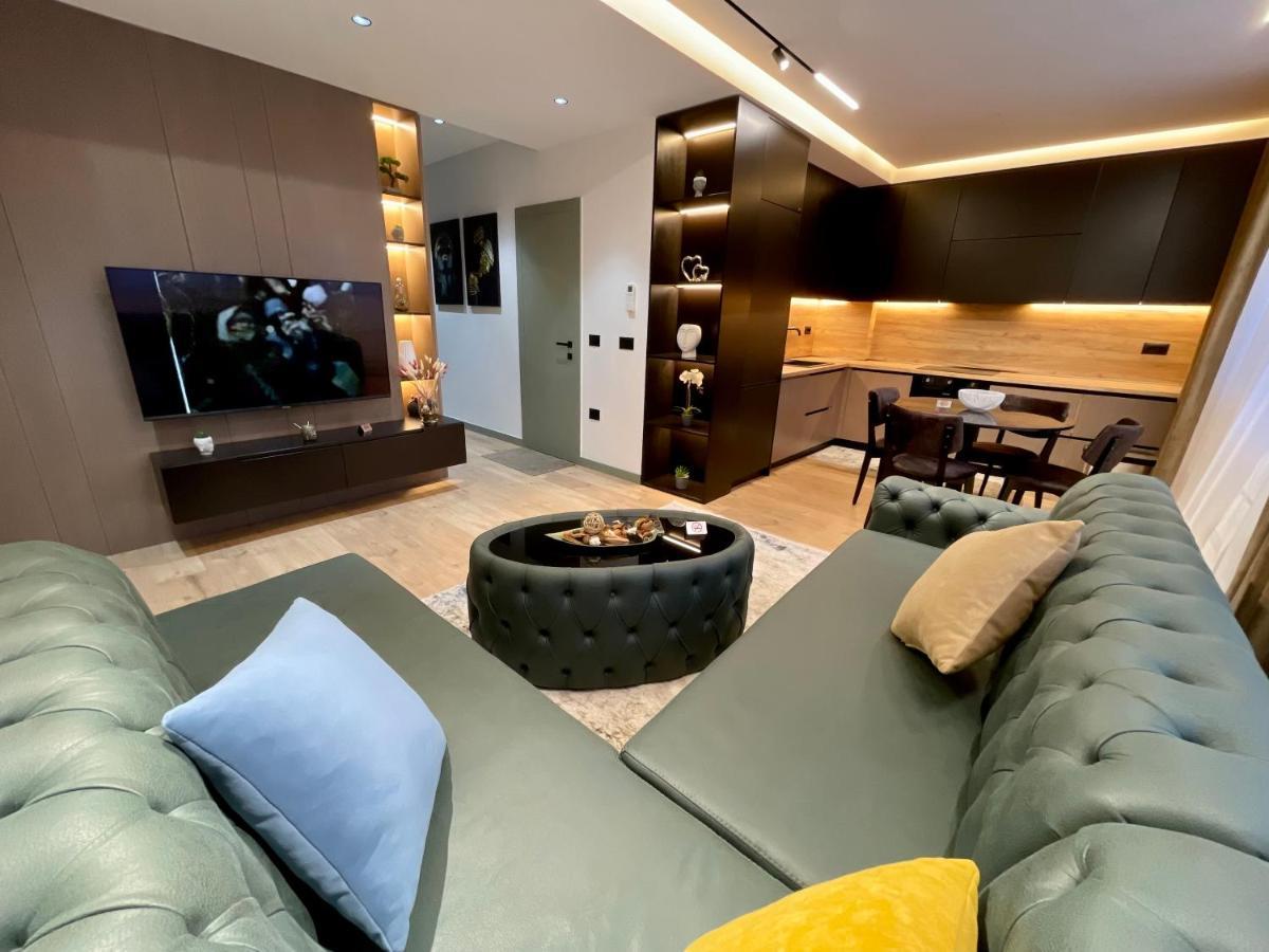 Queens Luxury Apartments ติรานา ภายนอก รูปภาพ