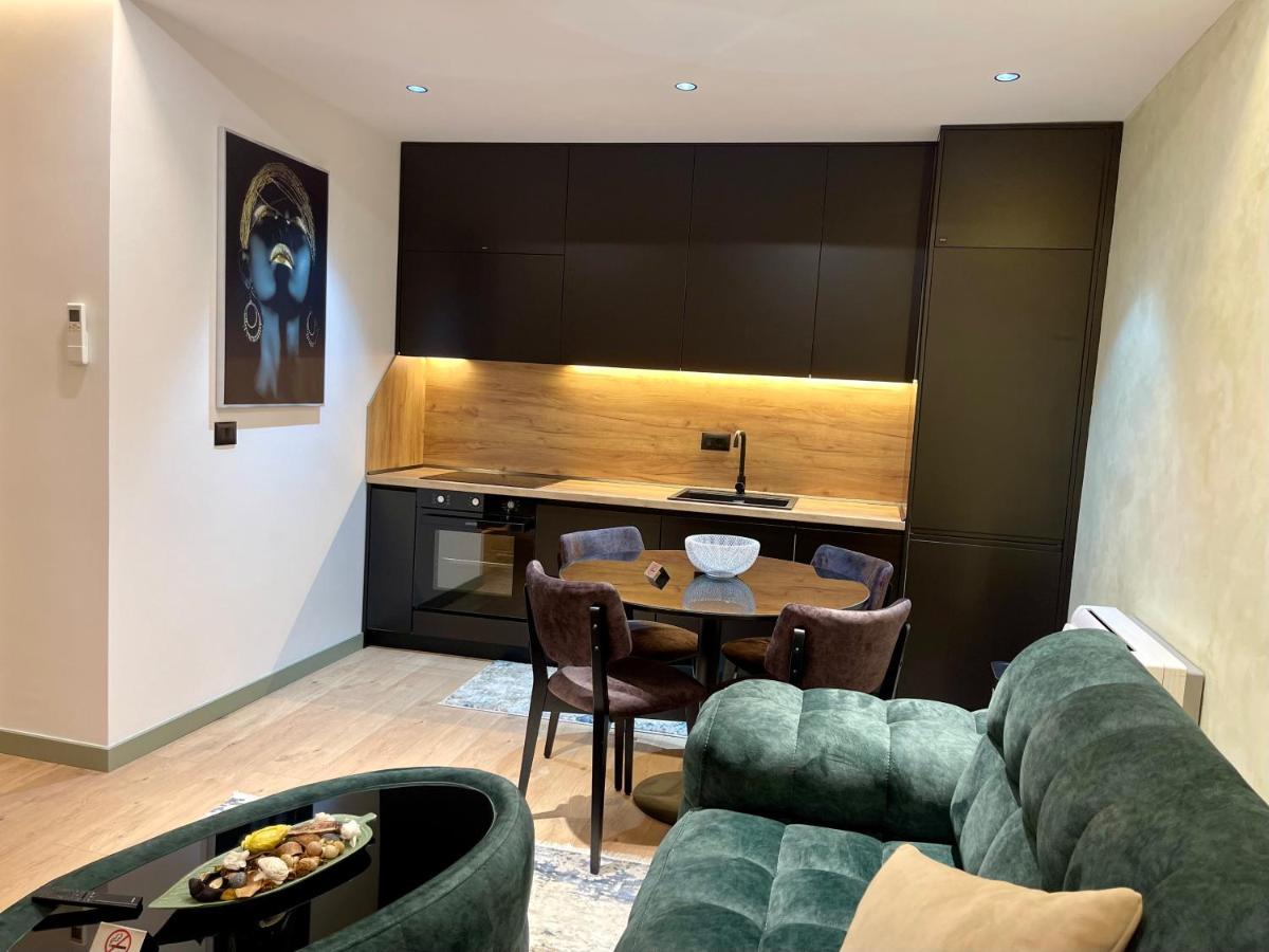 Queens Luxury Apartments ติรานา ภายนอก รูปภาพ